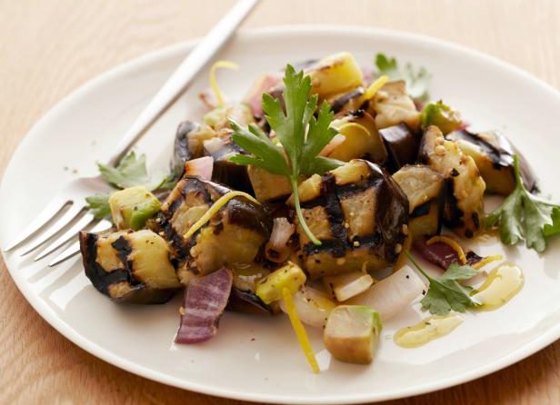 Grilled Eggplant Salad: A Burst of Mediterranean Flavors